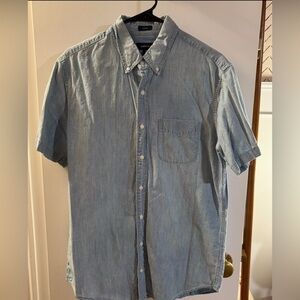 J. Crew | Men’s Short Sleeve Button Down Chambray Shirt Size MT